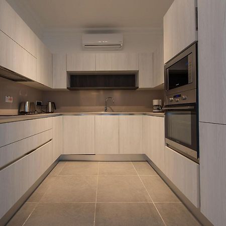 Seafront Luxury Apartment With Pool 斯利马 外观 照片