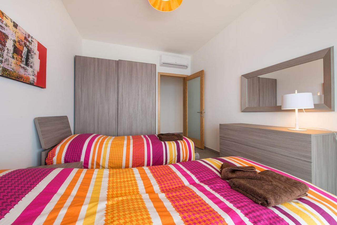 Seafront Luxury Apartment With Pool 斯利马 外观 照片